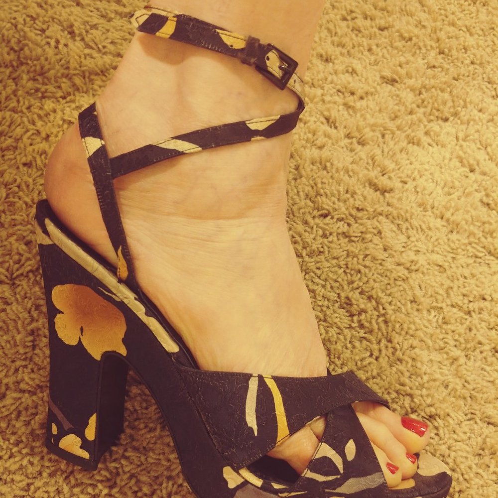 Springtastic Via Spiga Platform Sandals - made in Italy - worn once!